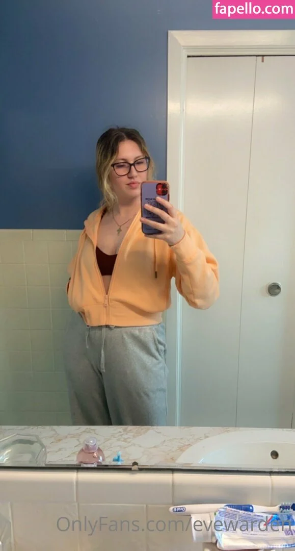 evewarden Onlyfans Photo Gallery 