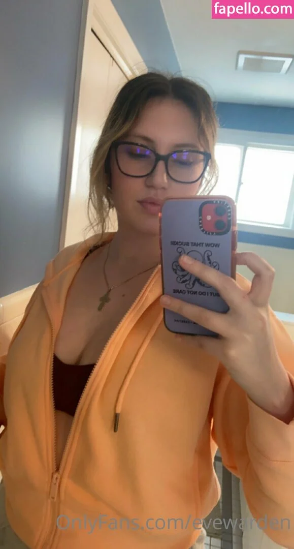 evewarden Onlyfans Photo Gallery 