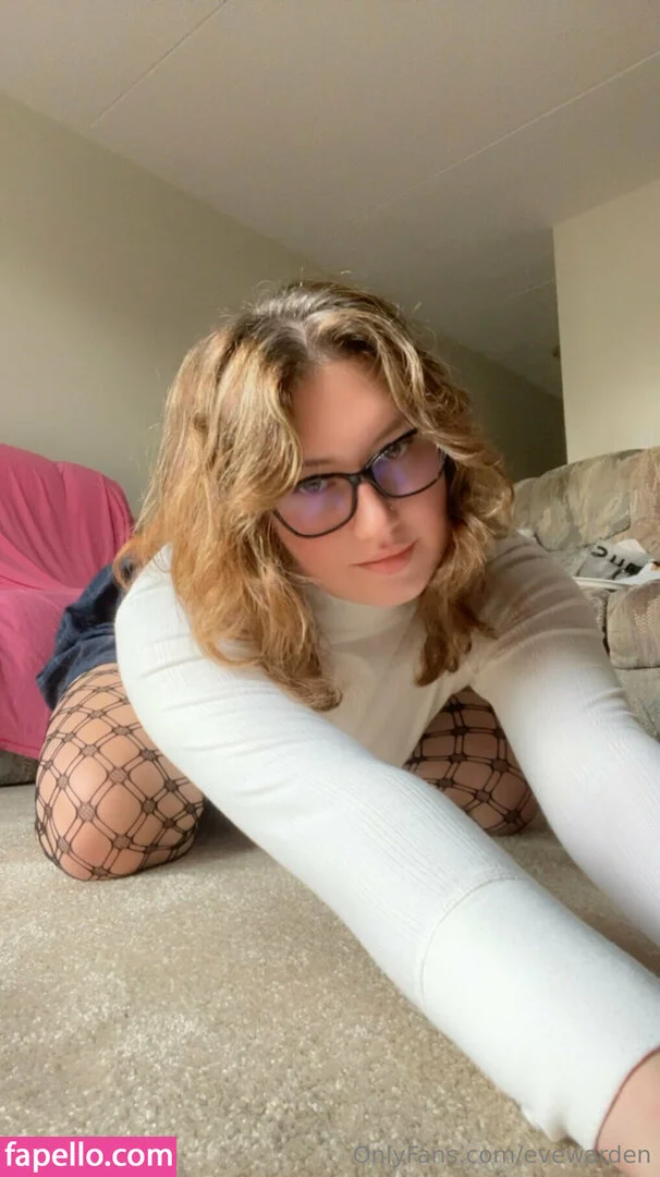 evewarden Onlyfans Photo Gallery 