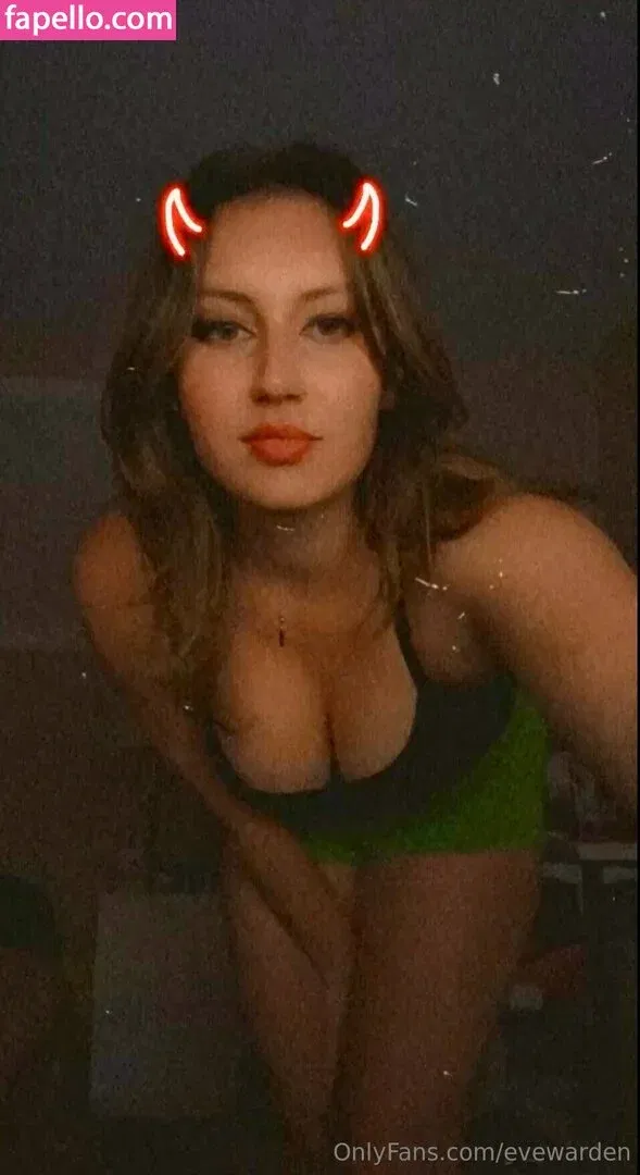 evewarden Onlyfans Photo Gallery 