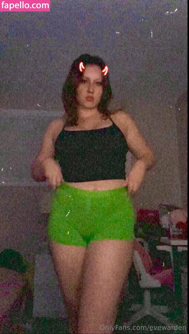 evewarden Onlyfans Photo Gallery 