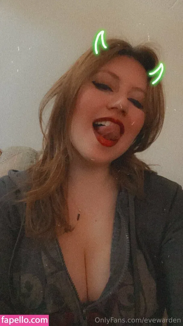 evewarden Onlyfans Photo Gallery 