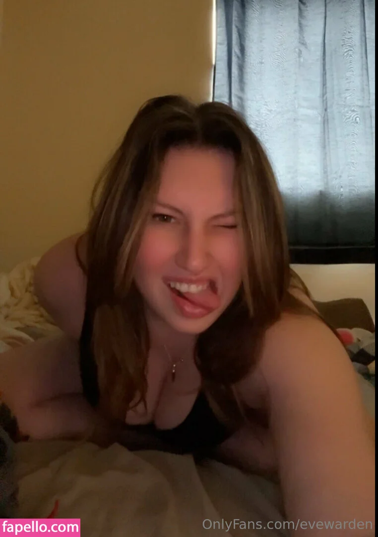 evewarden Onlyfans Photo Gallery 