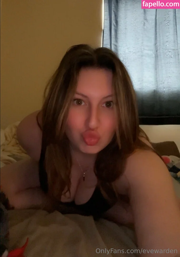 evewarden Onlyfans Photo Gallery 