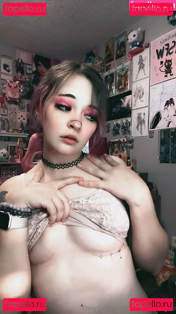 arinsquirrel98 Onlyfans Photo Gallery 