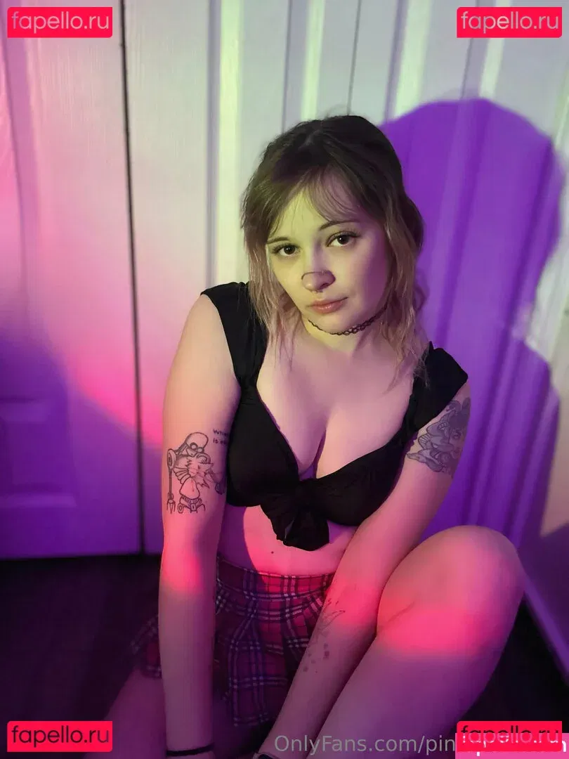 arinsquirrel98 Onlyfans Photo Gallery 