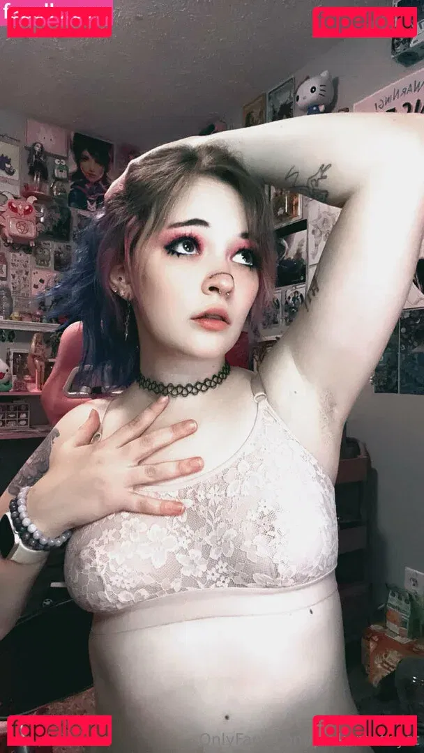 arinsquirrel98 Onlyfans Photo Gallery 