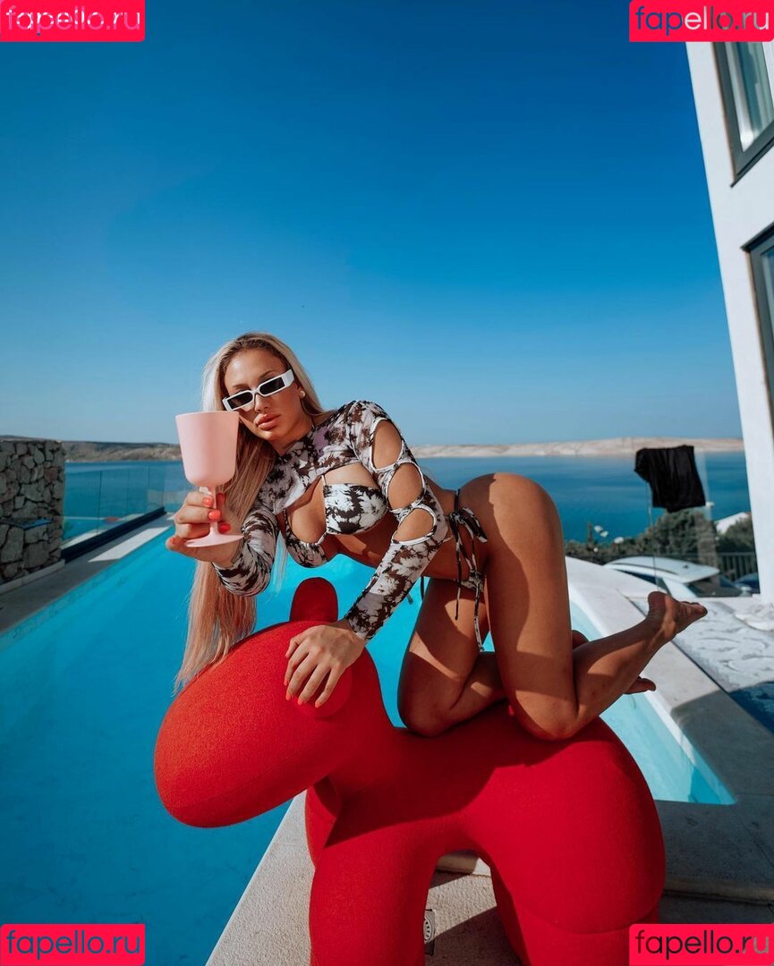 Ela Jerkovic Onlyfans Photo Gallery 