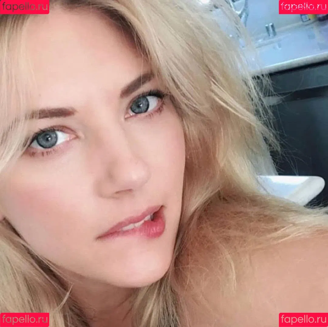 Katheryn Winnick Onlyfans Photo Gallery 