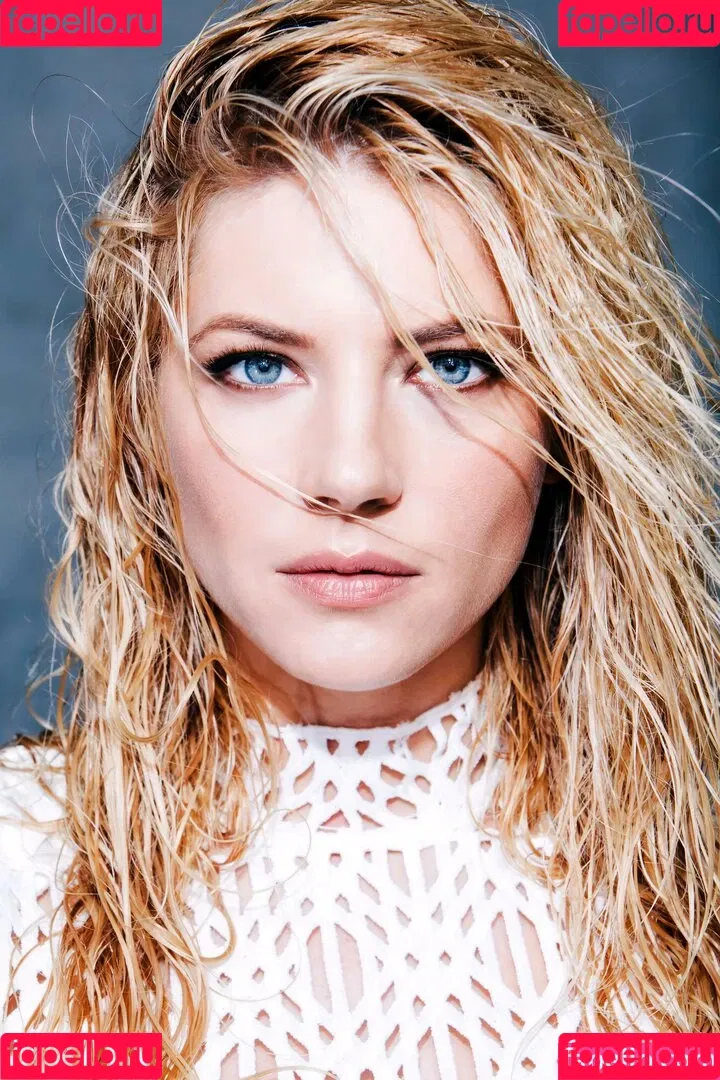 Katheryn Winnick Onlyfans Photo Gallery 