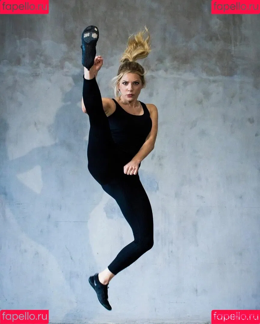 Katheryn Winnick Onlyfans Photo Gallery 