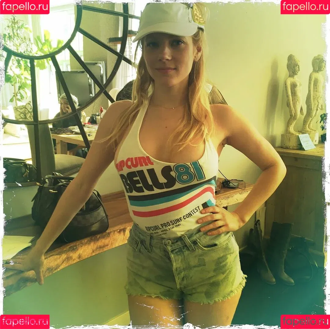 Katheryn Winnick Onlyfans Photo Gallery 
