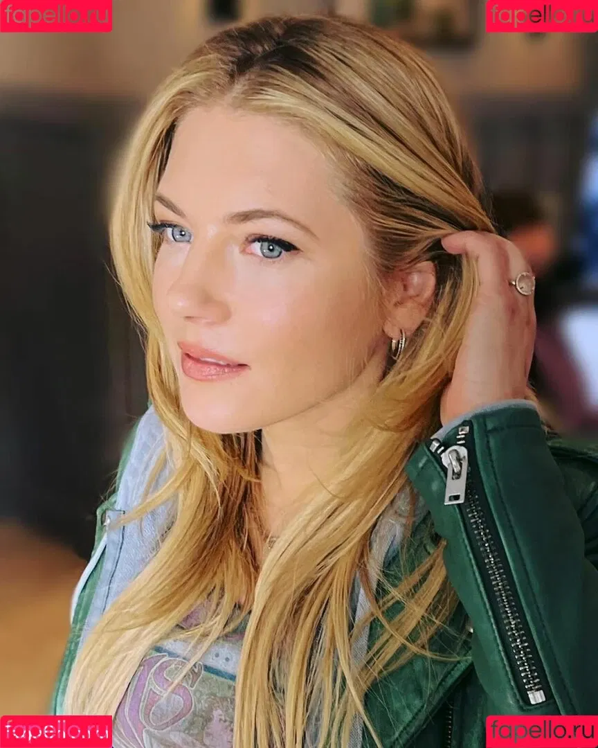 Katheryn Winnick Onlyfans Photo Gallery 