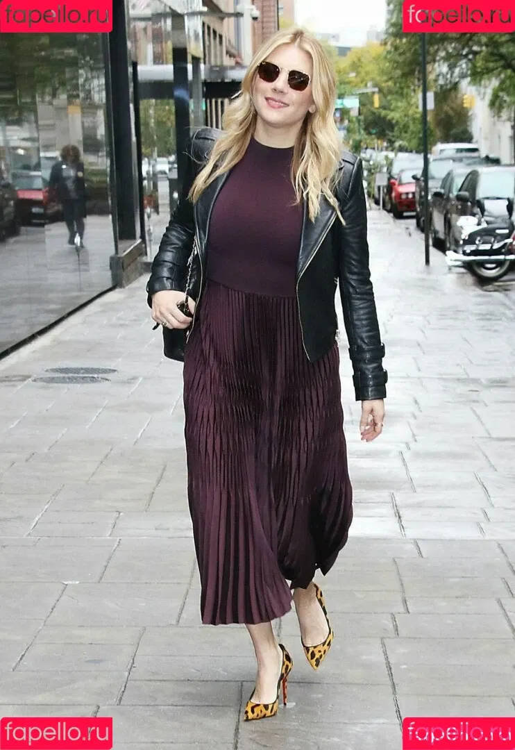Katheryn Winnick Onlyfans Photo Gallery 
