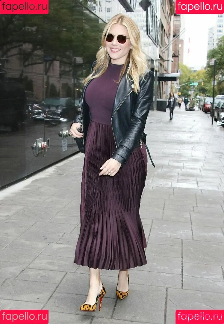 Katheryn Winnick Onlyfans Photo Gallery 