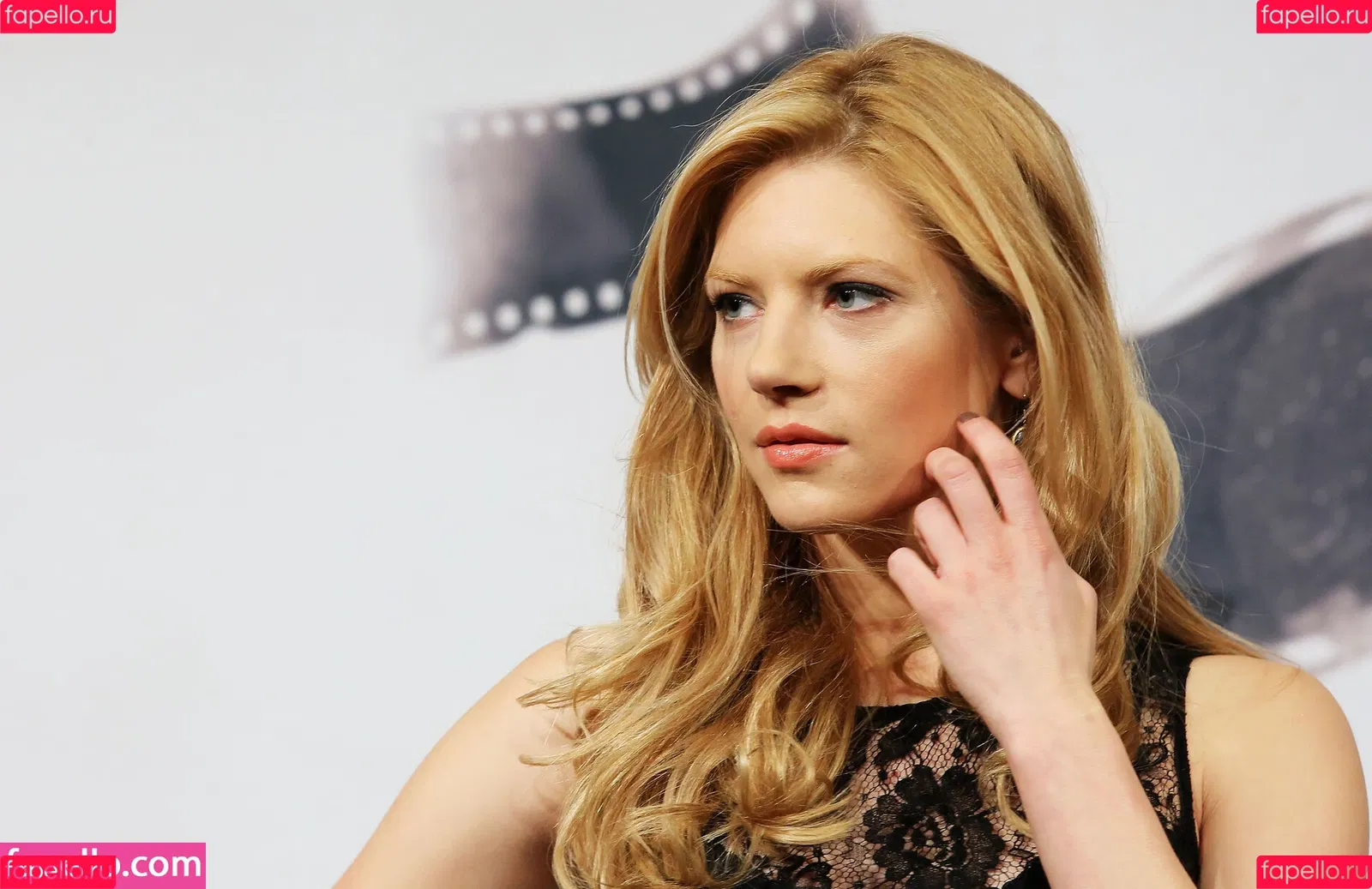 Katheryn Winnick Onlyfans Photo Gallery 