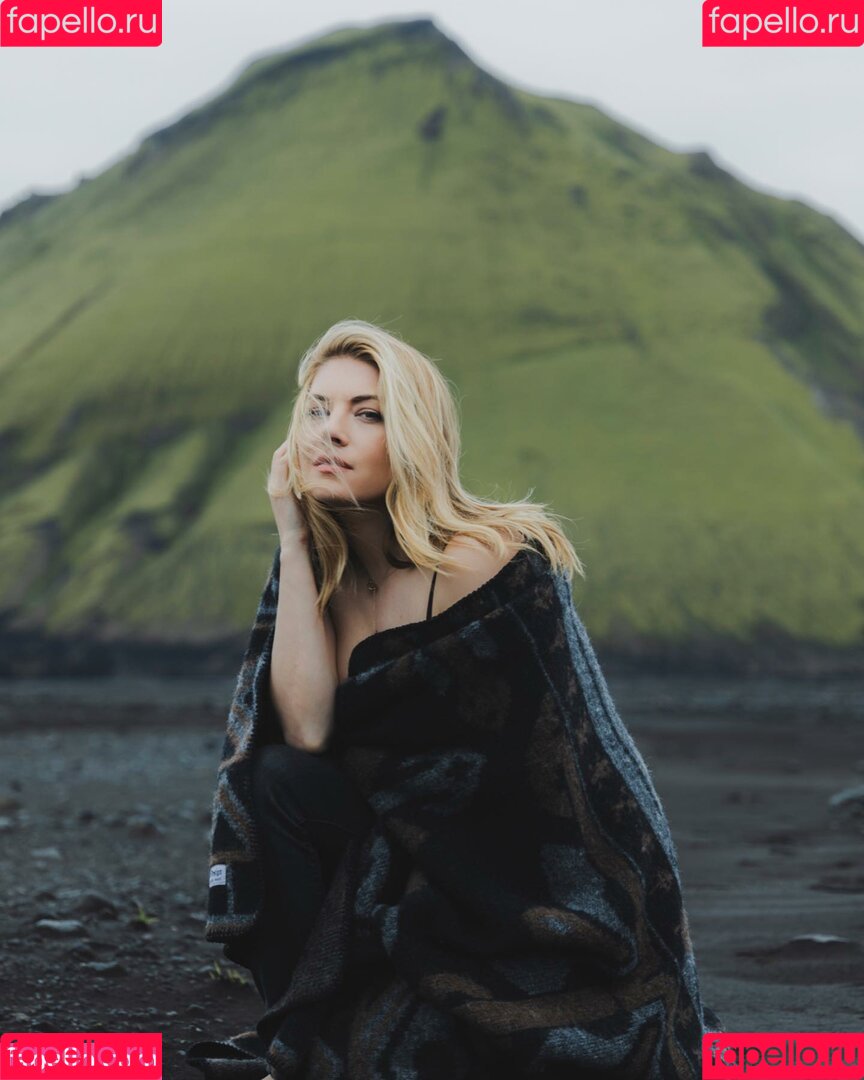 Katheryn Winnick Onlyfans Photo Gallery 