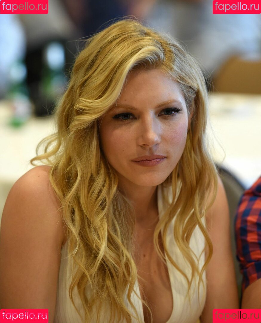 Katheryn Winnick Onlyfans Photo Gallery 