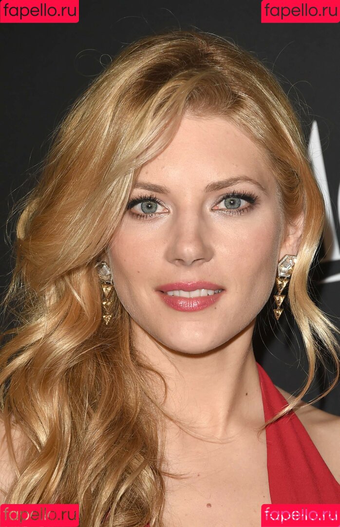 Katheryn Winnick Onlyfans Photo Gallery 