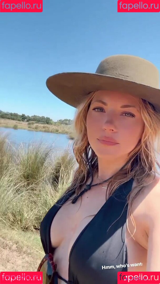 Katheryn Winnick Onlyfans Photo Gallery 