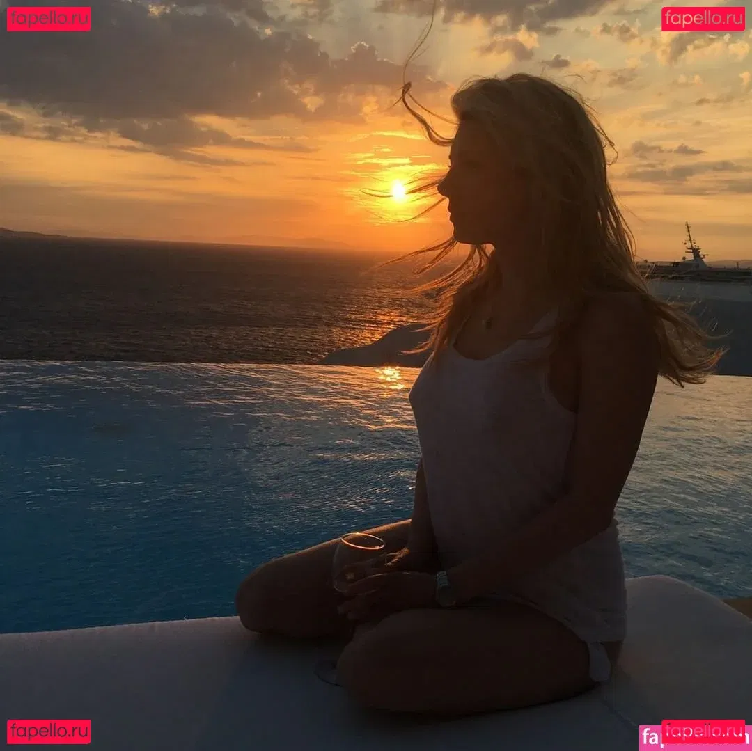 Katheryn Winnick Onlyfans Photo Gallery 