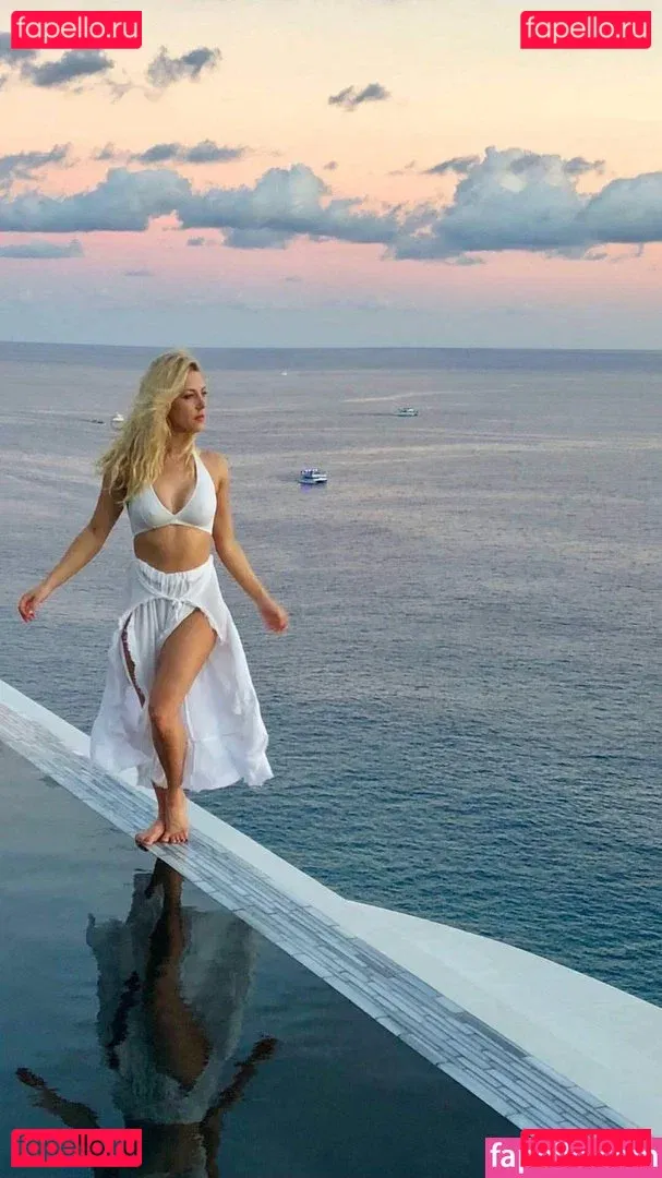 Katheryn Winnick Onlyfans Photo Gallery 