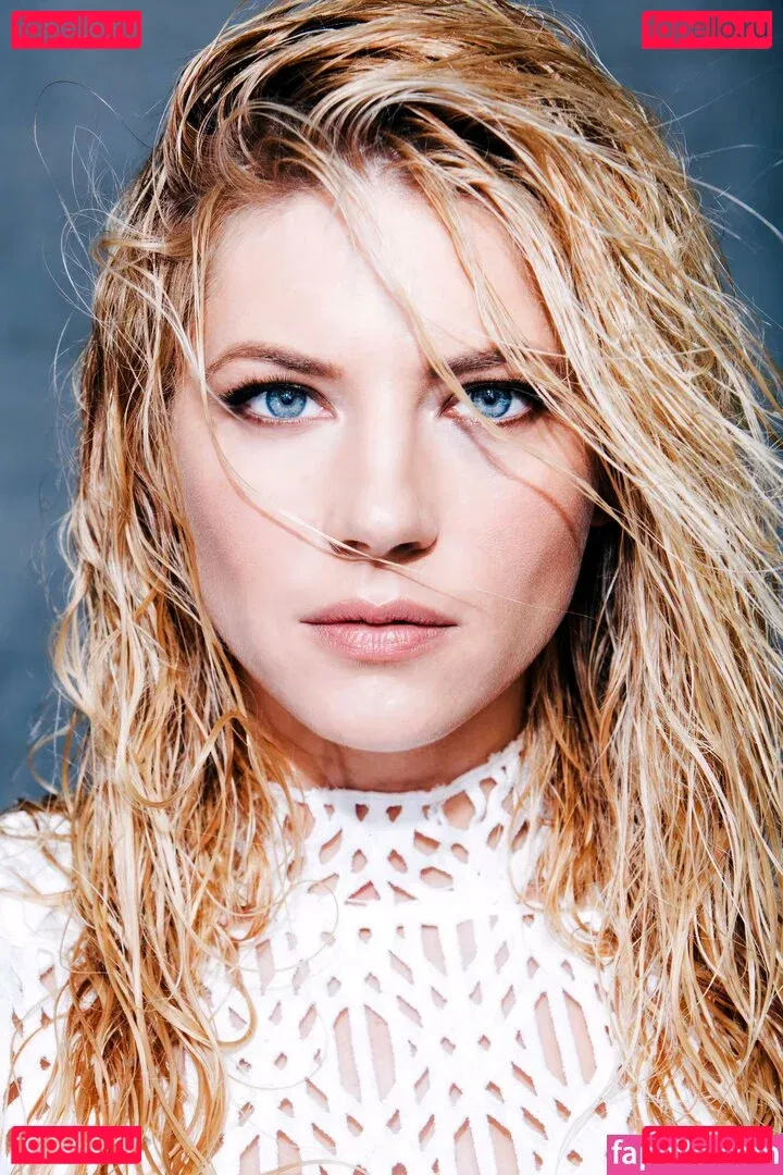 Katheryn Winnick Onlyfans Photo Gallery 