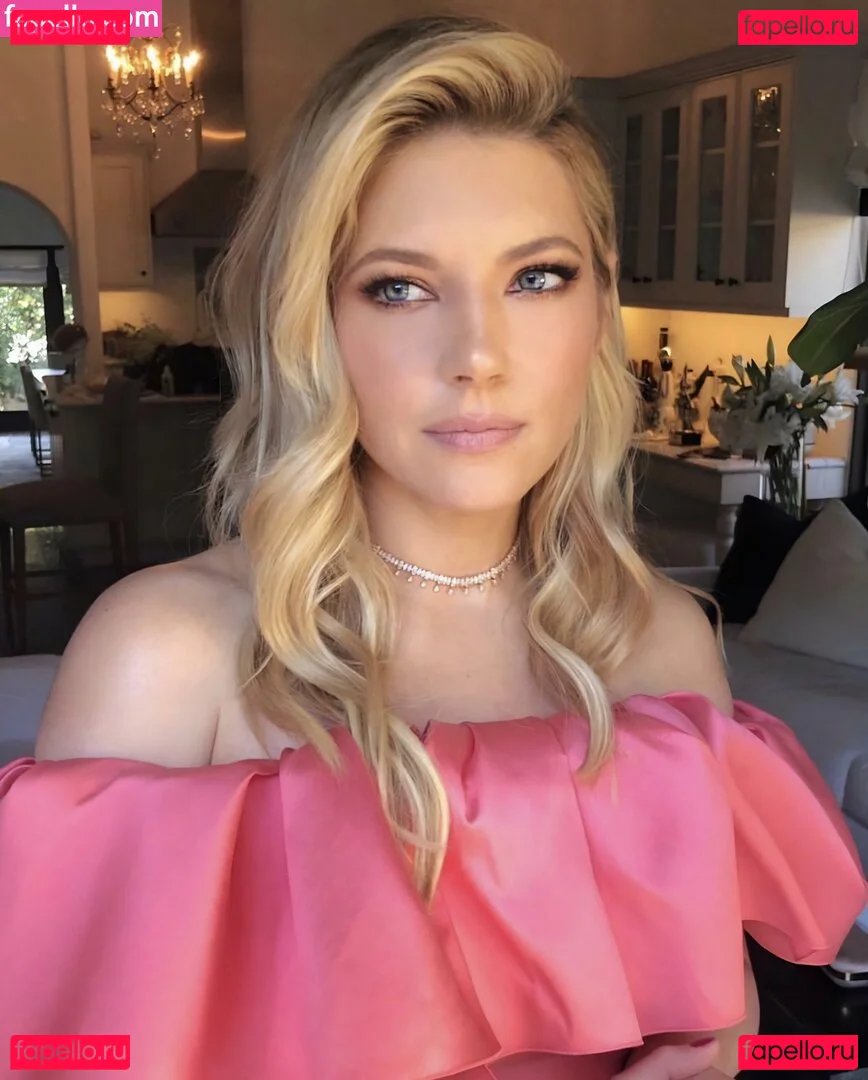Katheryn Winnick Onlyfans Photo Gallery 