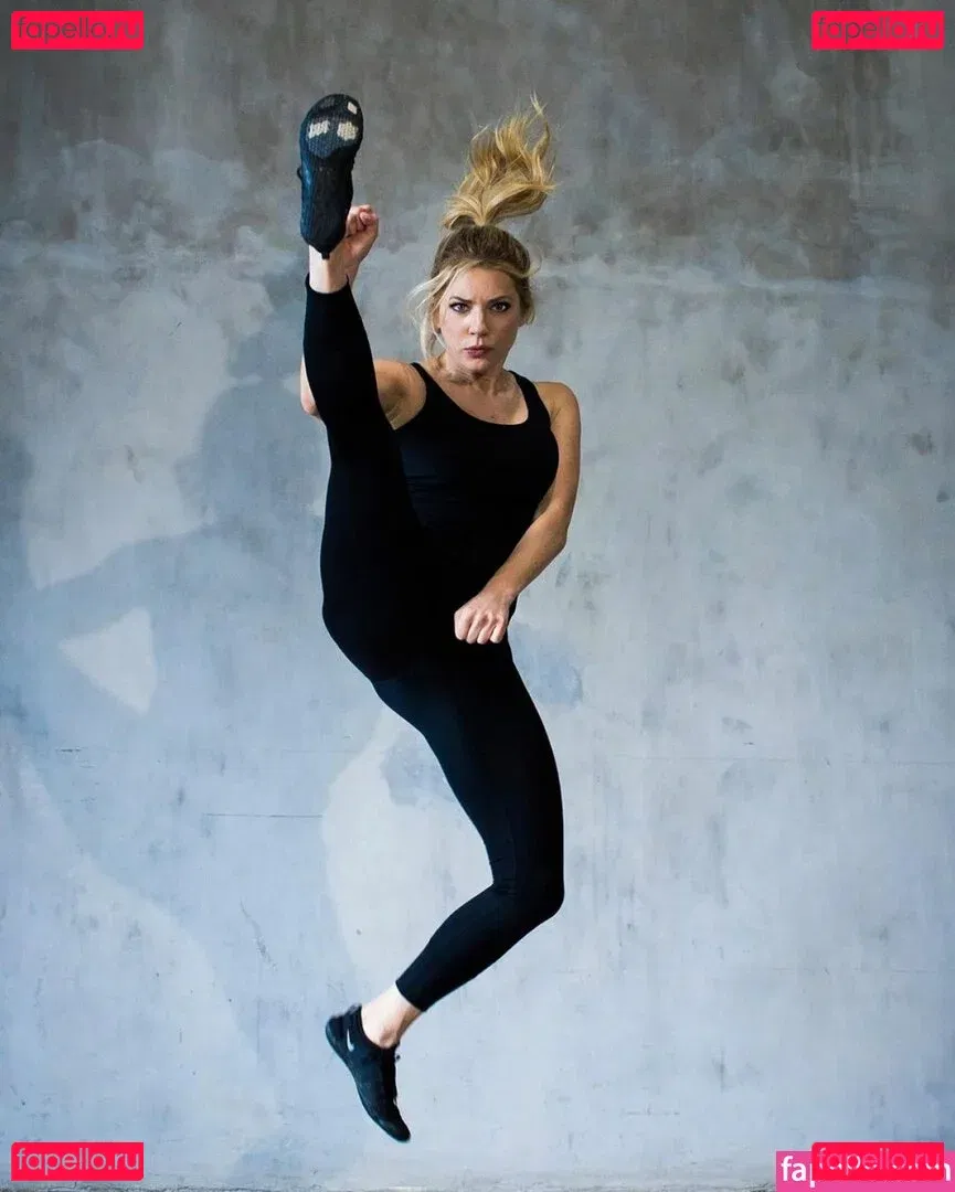 Katheryn Winnick Onlyfans Photo Gallery 