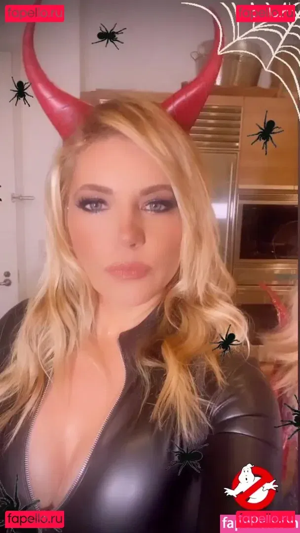 Katheryn Winnick Onlyfans Photo Gallery 
