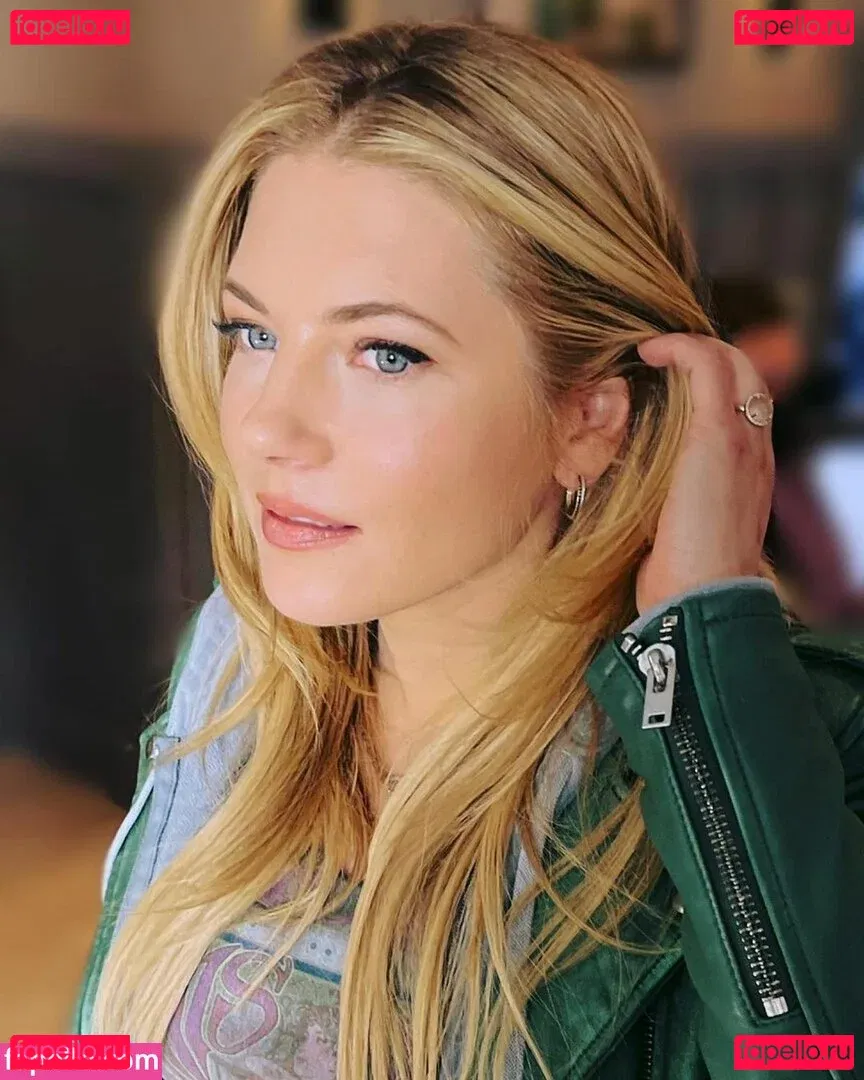 Katheryn Winnick Onlyfans Photo Gallery 