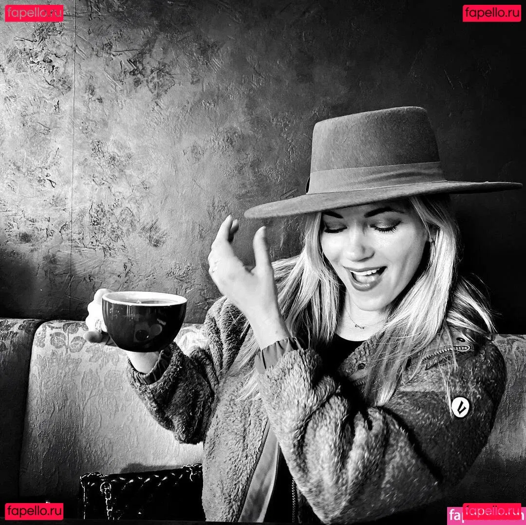 Katheryn Winnick Onlyfans Photo Gallery 