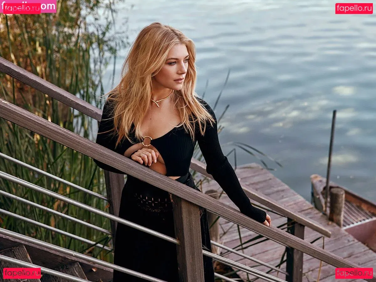 Katheryn Winnick Onlyfans Photo Gallery 