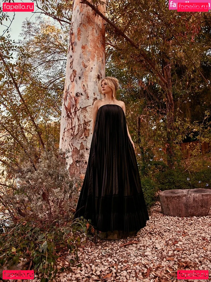 Katheryn Winnick Onlyfans Photo Gallery 