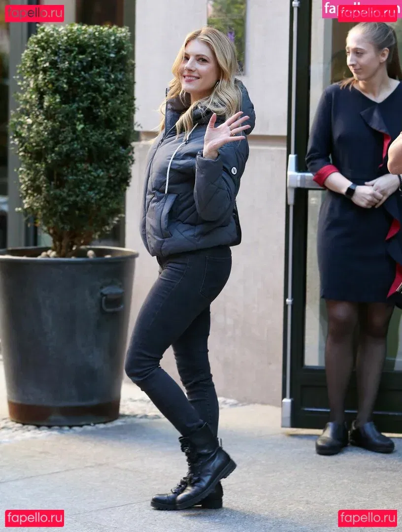 Katheryn Winnick Onlyfans Photo Gallery 