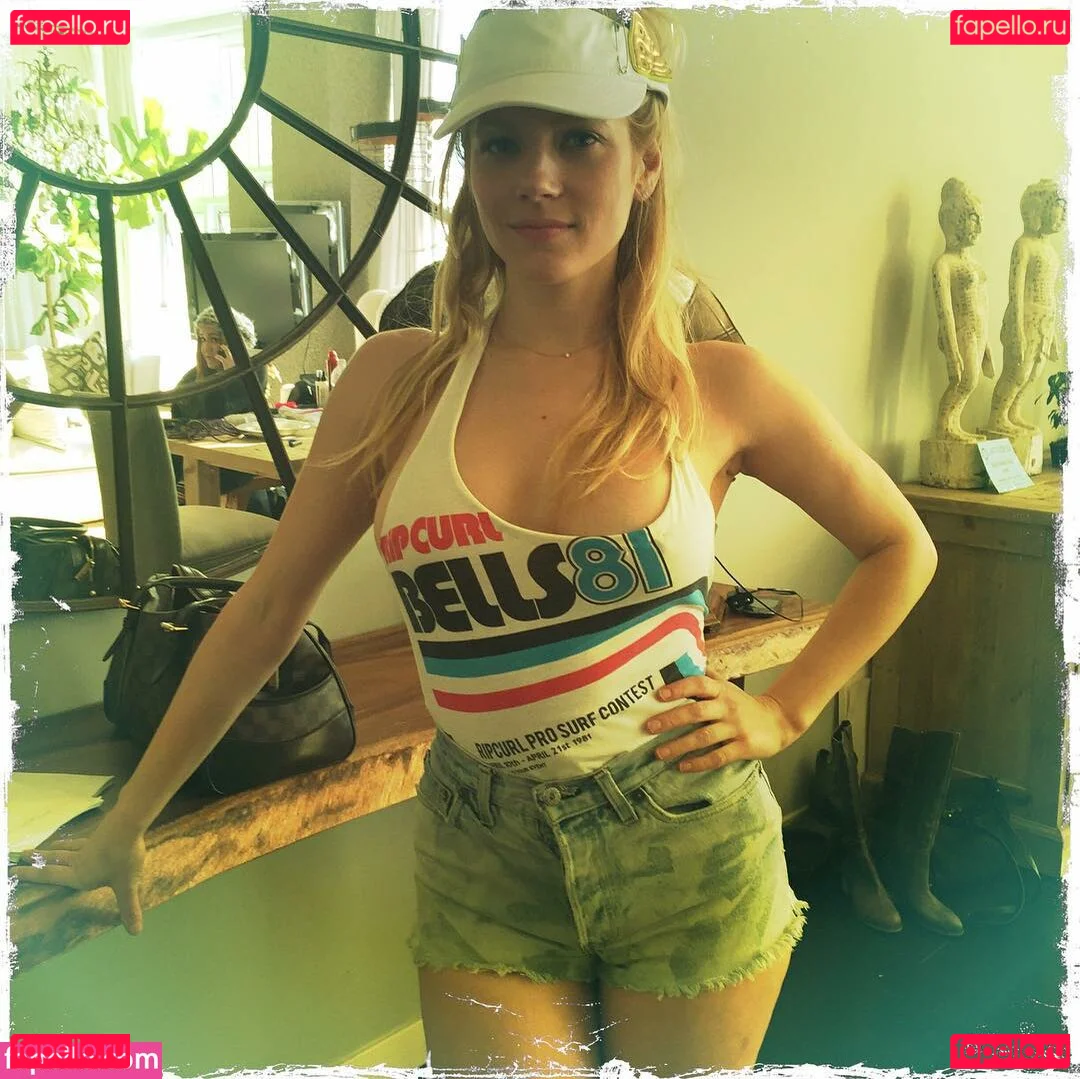 Katheryn Winnick Onlyfans Photo Gallery 