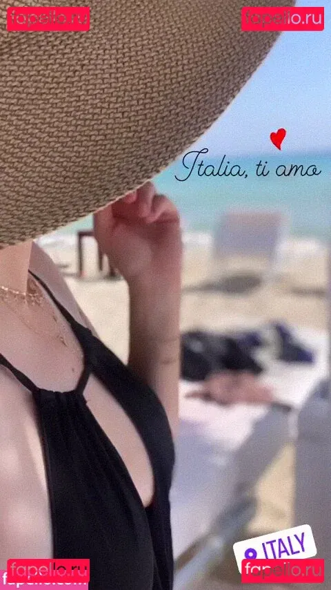 Katheryn Winnick Onlyfans Photo Gallery 