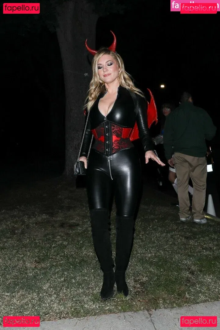 Katheryn Winnick Onlyfans Photo Gallery 