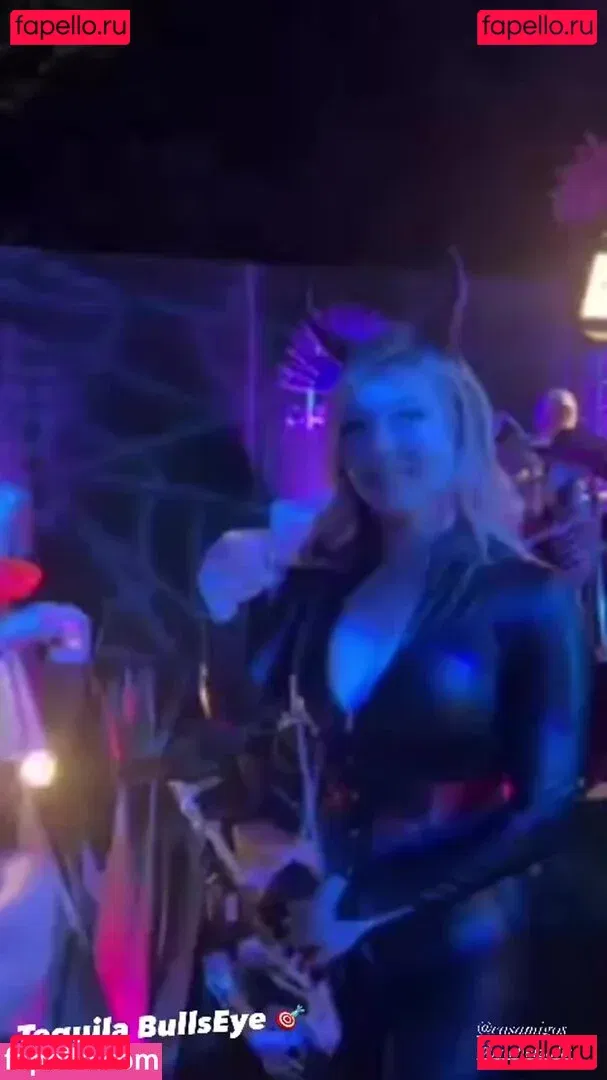 Katheryn Winnick Onlyfans Photo Gallery 