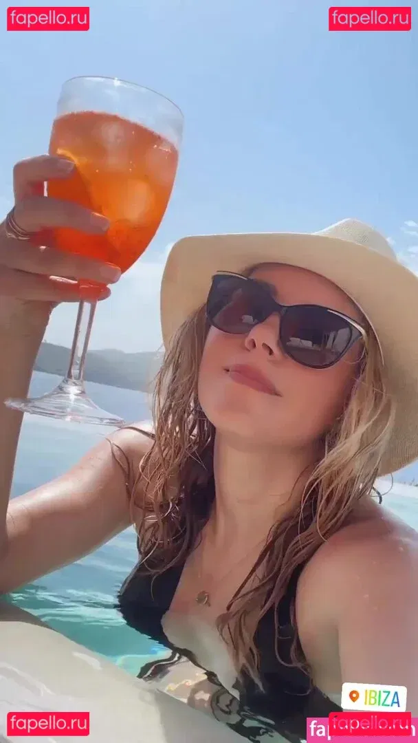 Katheryn Winnick Onlyfans Photo Gallery 