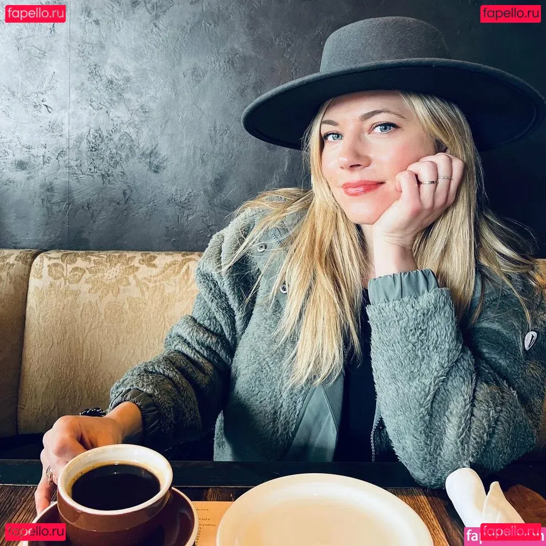 Katheryn Winnick Onlyfans Photo Gallery 