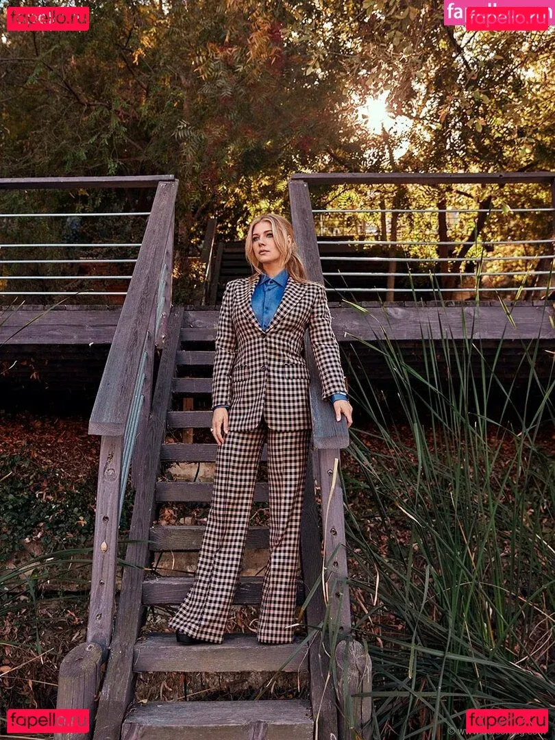 Katheryn Winnick Onlyfans Photo Gallery 