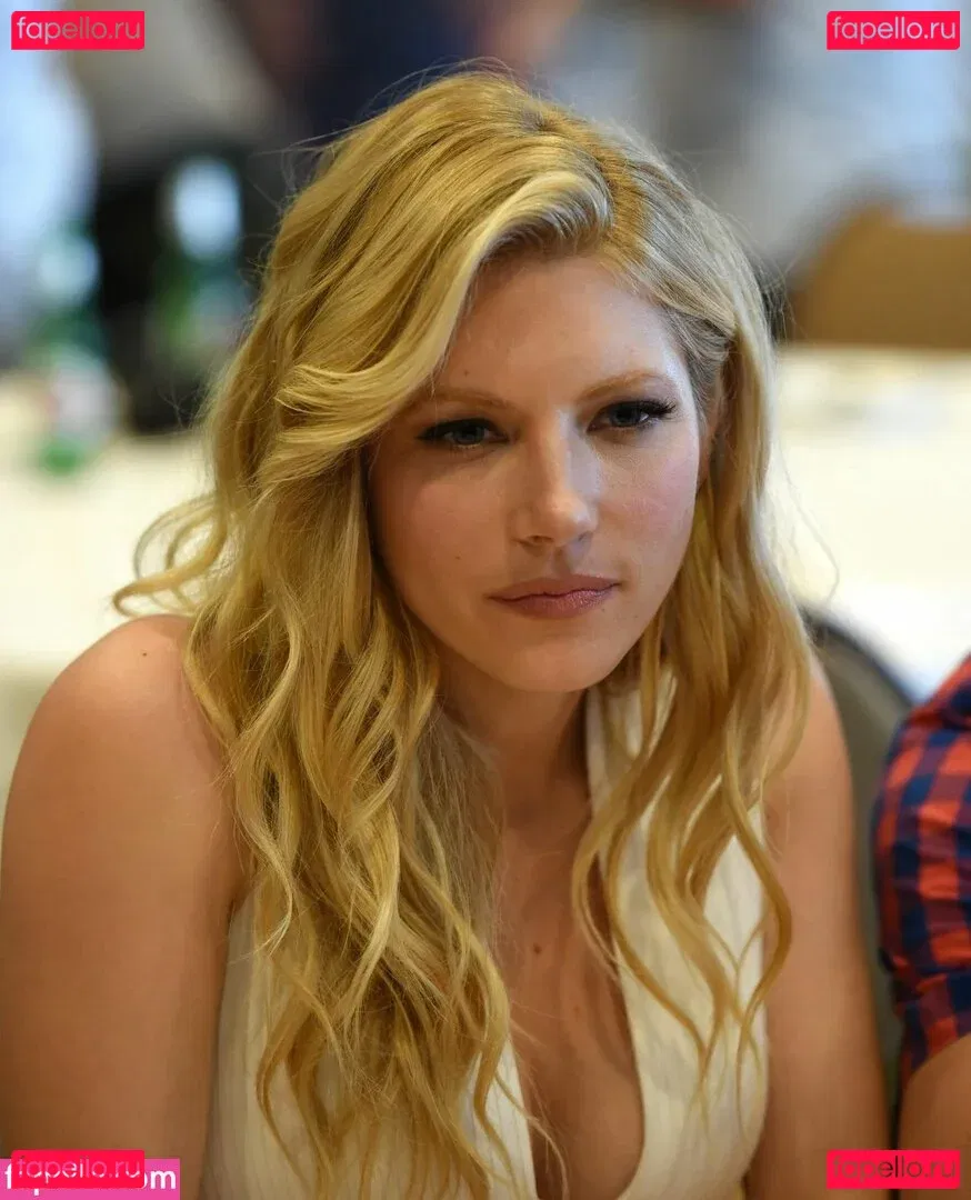 Katheryn Winnick Onlyfans Photo Gallery 