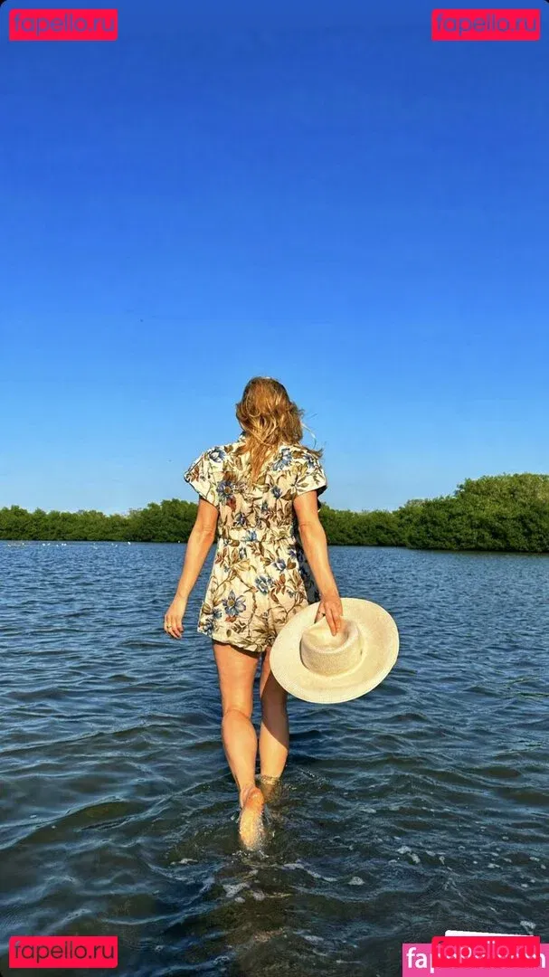 Katheryn Winnick Onlyfans Photo Gallery 