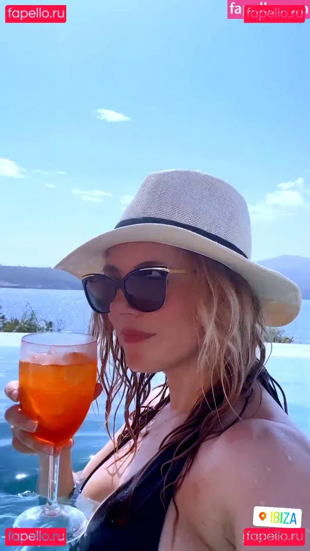 Katheryn Winnick Onlyfans Photo Gallery 