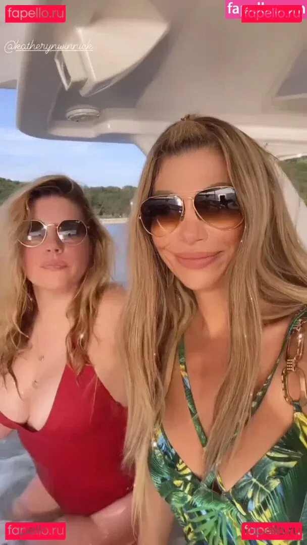 Katheryn Winnick Onlyfans Photo Gallery 