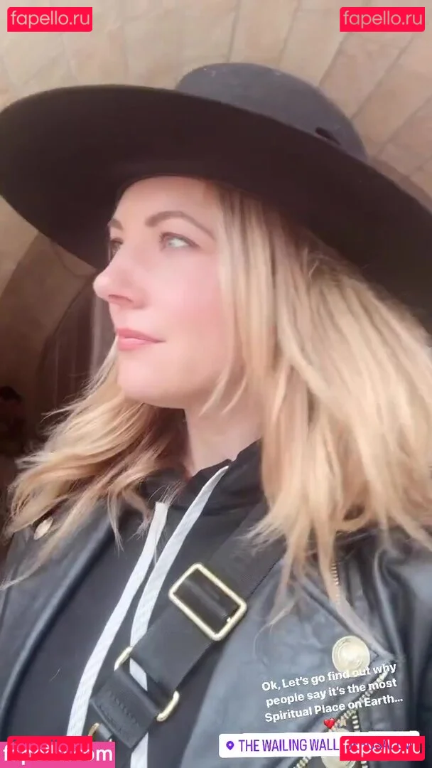 Katheryn Winnick Onlyfans Photo Gallery 