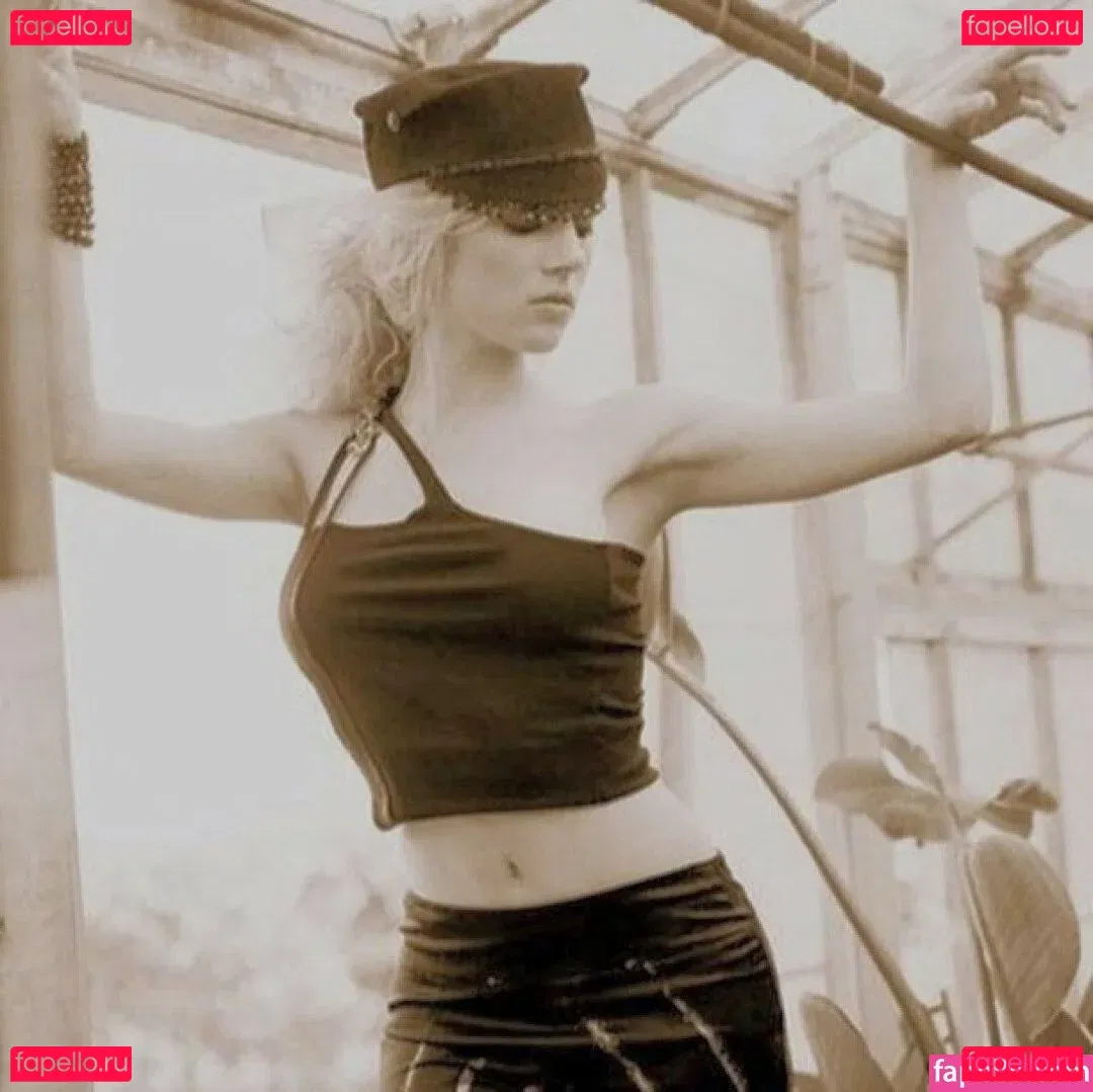 Katheryn Winnick Onlyfans Photo Gallery 