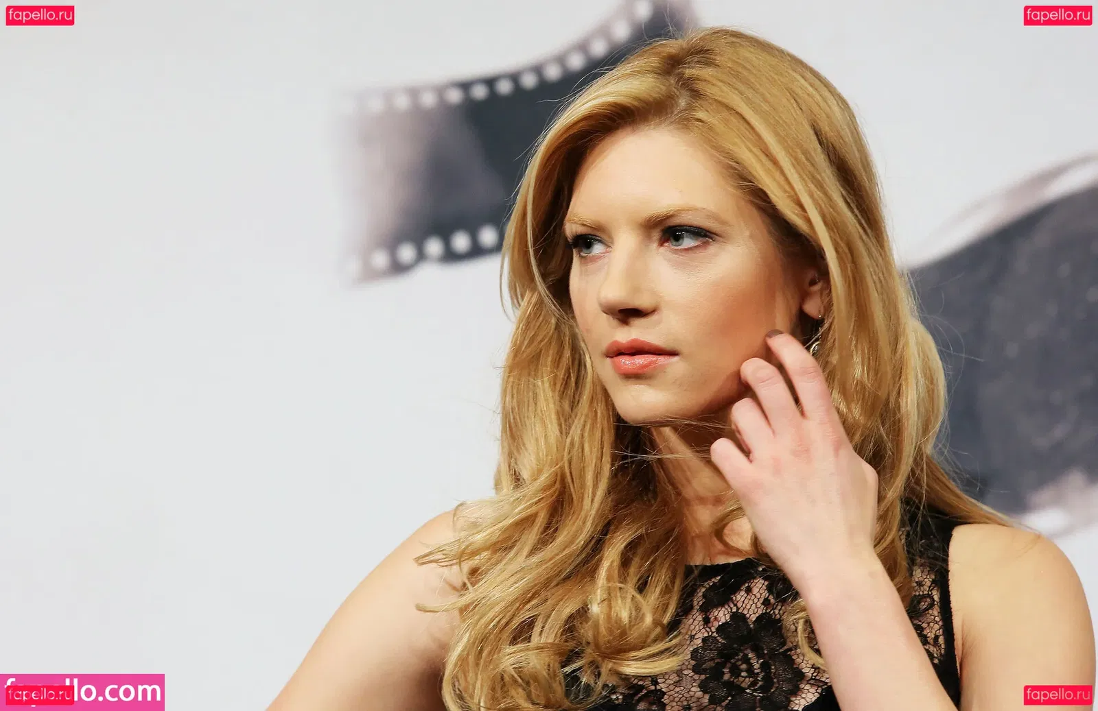 Katheryn Winnick Onlyfans Photo Gallery 