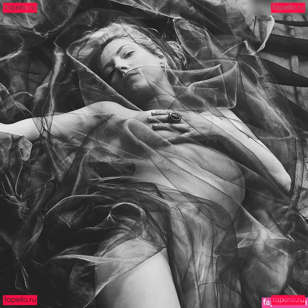 Katheryn Winnick Onlyfans Photo Gallery 